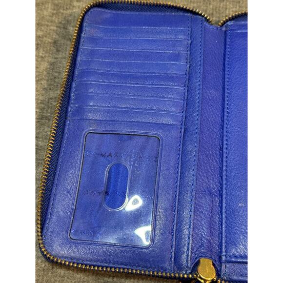 Marc by Marc Jacobs Blue Leather Work Wear Gold Plaque Logo Zip Around Wallet - Picture 5 of 8
